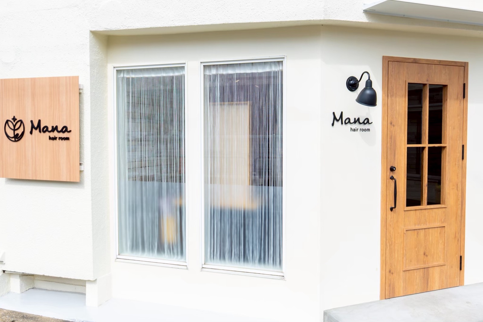 hair room Mana の外観全景